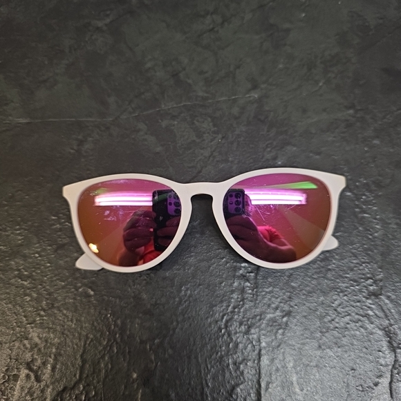 Adorable! ShadyRays Calimesa Women's Polarized Sunglasses Discontinued White - Picture 1 of 12